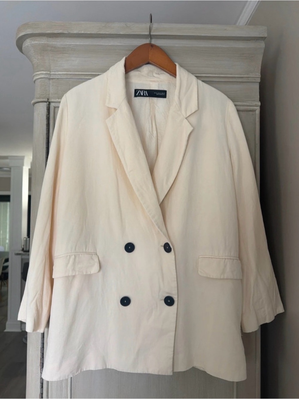 Zara Pale Cream Double-Breasted Blazer